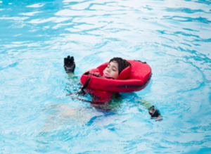 niño-nadando-equipo-19-sept2024